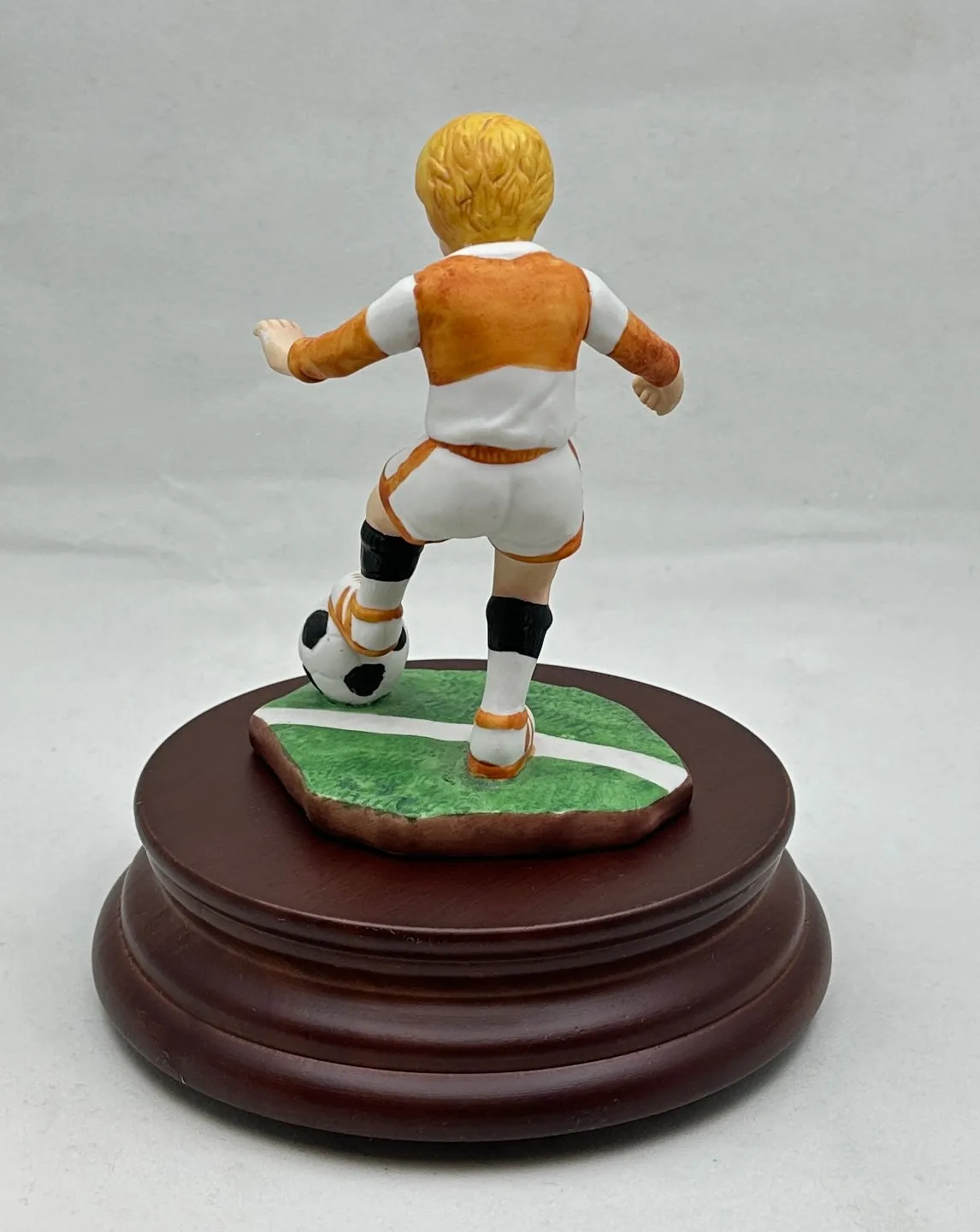 #608 Figurine